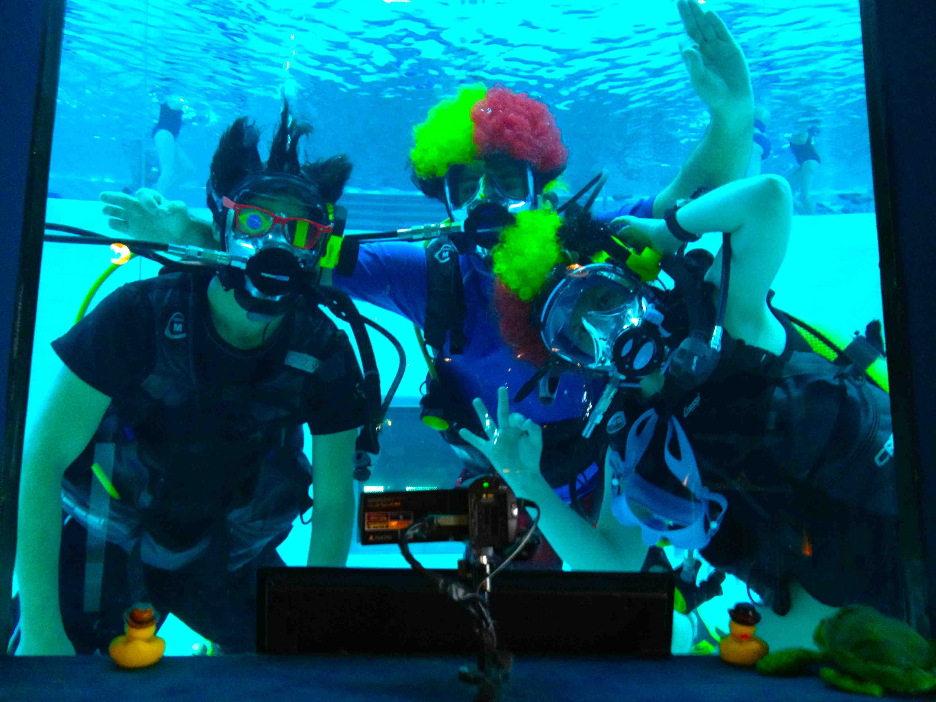 STAFF du Diveshop, les reconnaissez-vous ? (2 des 3) STAFF du Diveshop